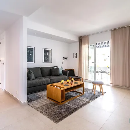 Lägenhet Renovated Penthouse In Naranjos Marbella