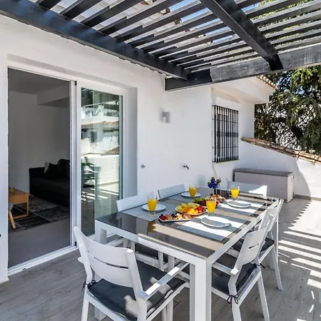 Lägenhet Renovated Penthouse In Naranjos Marbella