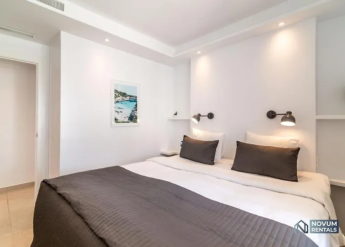 Renovated Penthouse In Naranjos *