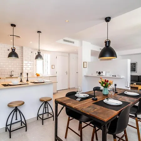 Renovated Penthouse In Naranjos * ماربيا