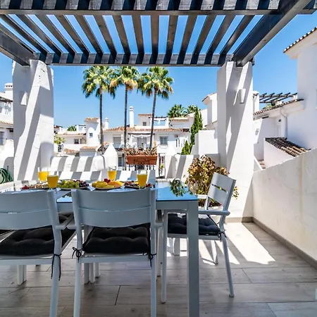 Renovated Penthouse In Naranjos דירה מארבלה