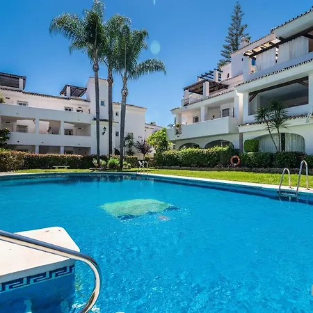 Renovated Penthouse In Naranjos شقة *