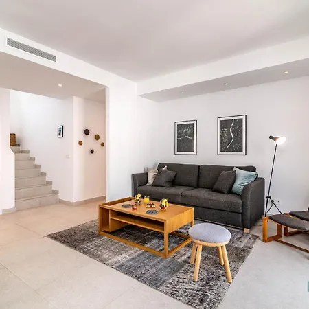 Renovated Penthouse In Naranjos דירה מארבלה