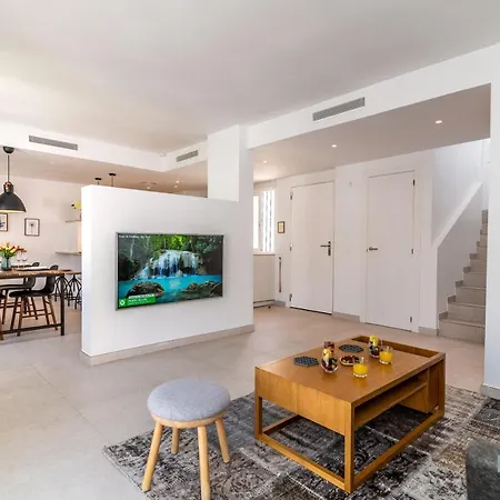 Renovated Penthouse In Naranjos דירה