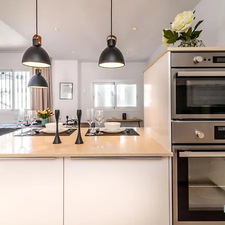 Renovated Penthouse In Naranjos דירה מארבלה