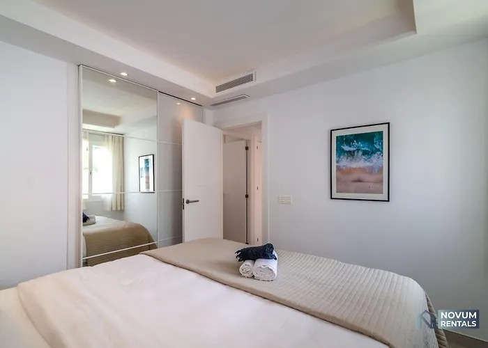 Renovated Penthouse In Naranjos 아파트