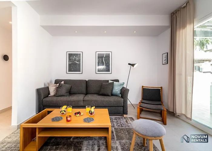 Renovated Penthouse In Naranjos 아파트 *