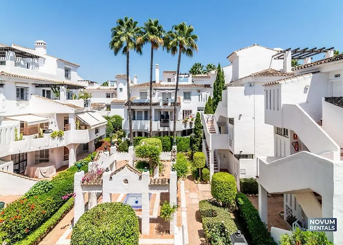 Renovated Penthouse In Naranjos 아파트 *