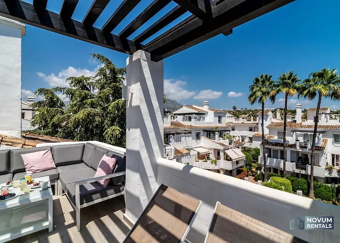 Renovated Penthouse In Naranjos 아파트 마르베야