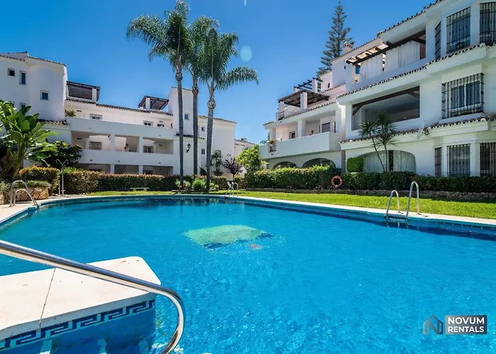 Renovated Penthouse In Naranjos 아파트 *