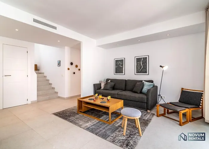 Renovated Penthouse In Naranjos 아파트 마르베야