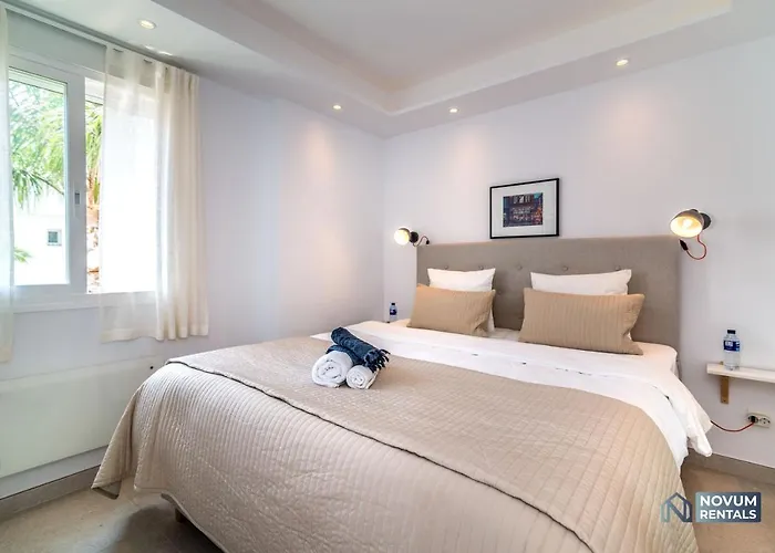 Renovated Penthouse In Naranjos 아파트