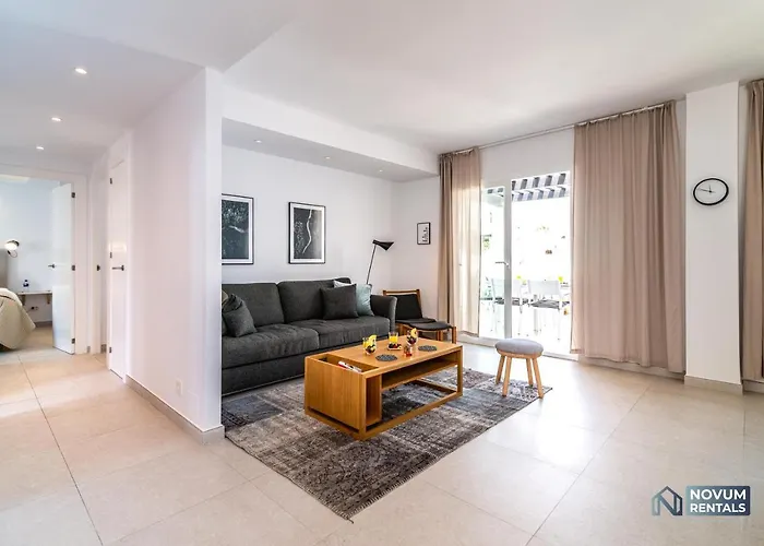アパート Renovated Penthouse In Naranjos マルベーリャ