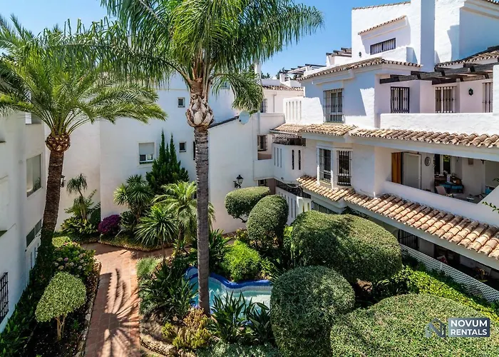 Renovated Penthouse In Naranjos マルベーリャ