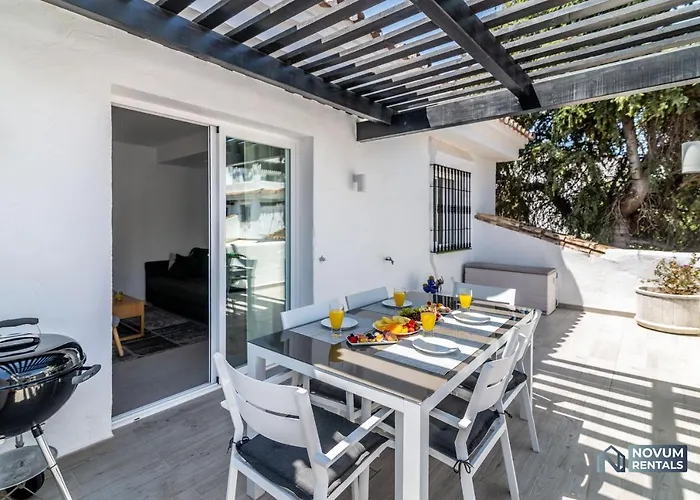 アパート Renovated Penthouse In Naranjos マルベーリャ